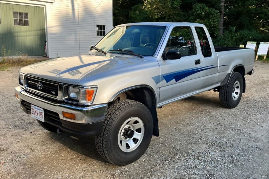 1992 Toyota Pickup (N80/90/100/110 1989-1997) sold for $24,000