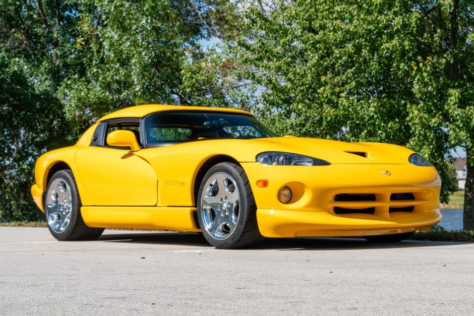 2002 Dodge Viper SR II (1996-2002) sold for $49,250