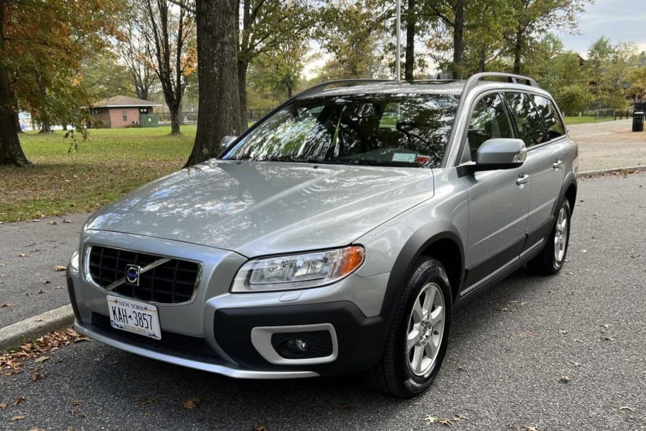 2009 Volvo XC70 sold for $17,000