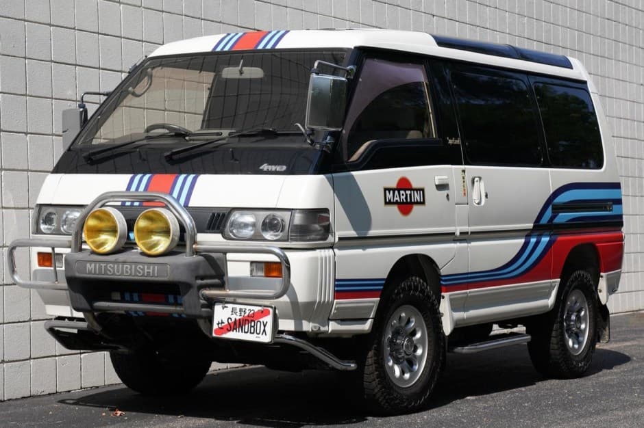 1993 Mitsubishi Delica sold for $25,085