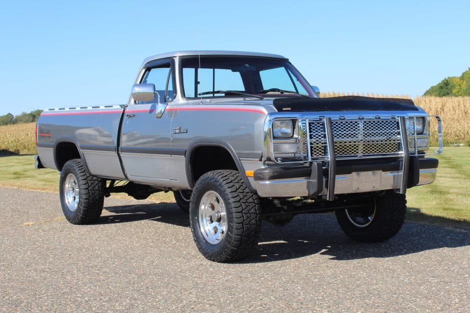 1992 Dodge Ram (1981-1993) sold for $16,500