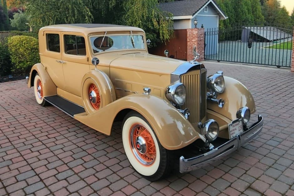 1934 Packard Eight sold for $46,000