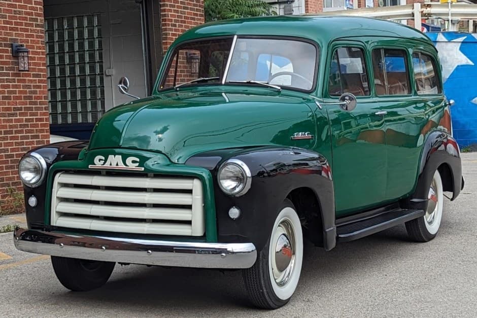 1952 GMC Carryall Suburban (1947-1955) sold for $31,253