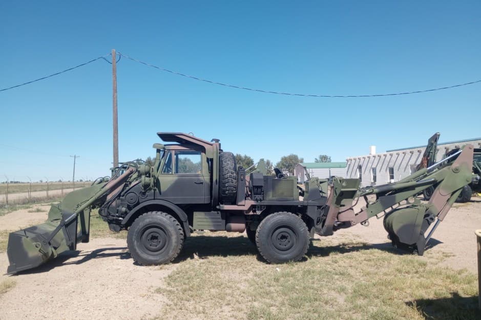 1988 Mercedes-Benz Unimog sold for $32,000