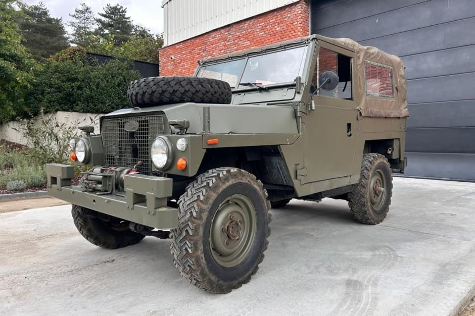 1973 Land Rover Series 88 sold for $6,500