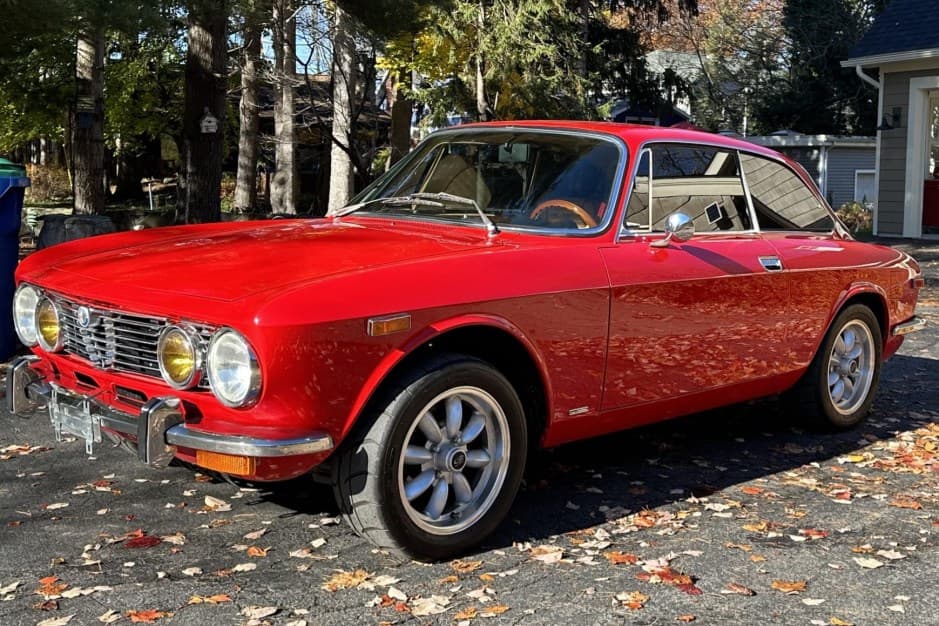 1974 Alfa Romeo 105/115 Series Coupe sold for $33,000
