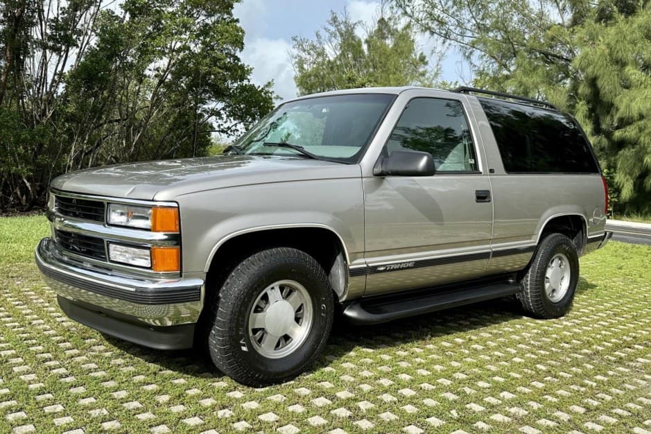 1999 Chevrolet Tahoe GMT400 sold for $18,750