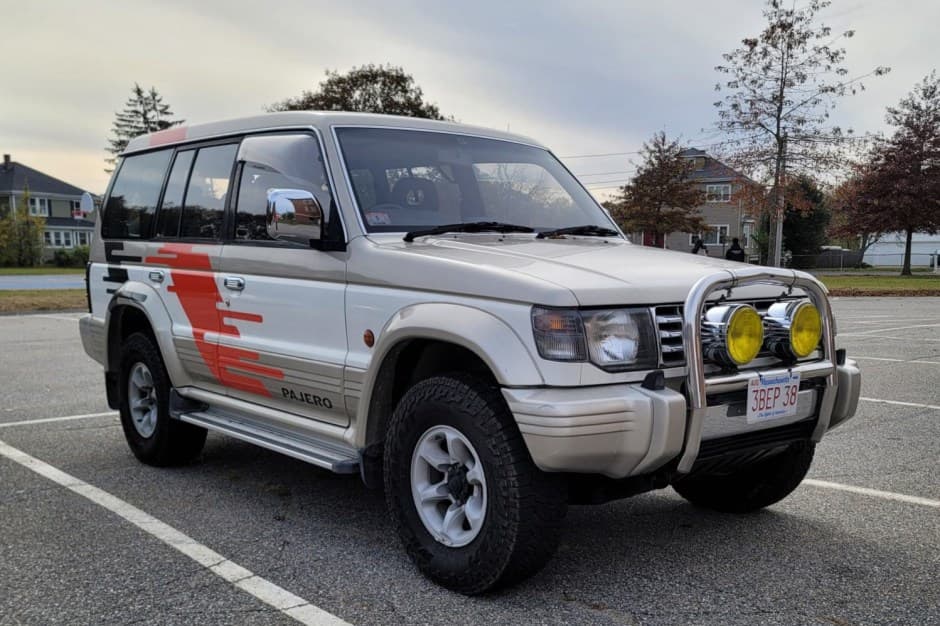 1991 Mitsubishi Pajero & Montero sold for $5,700