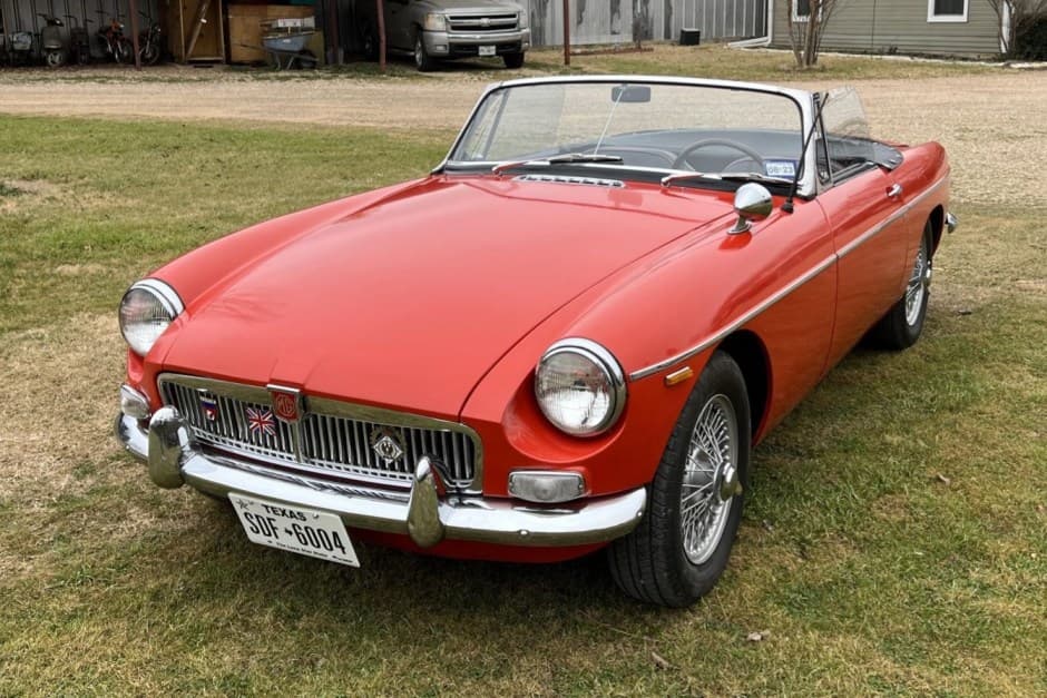 1965 MG MGB sold for $10,250