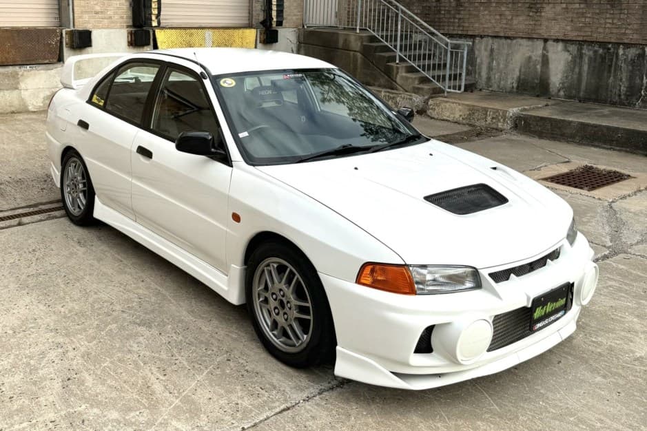 1996 Mitsubishi Lancer Evolution sold for $14,017