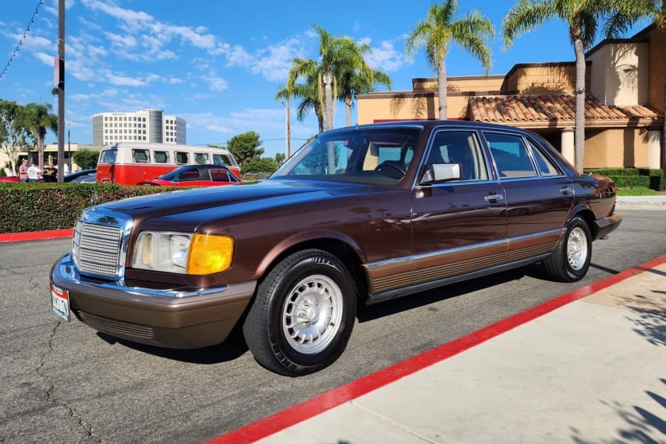 1983 Mercedes-Benz W126 S-Class sold for $13,750