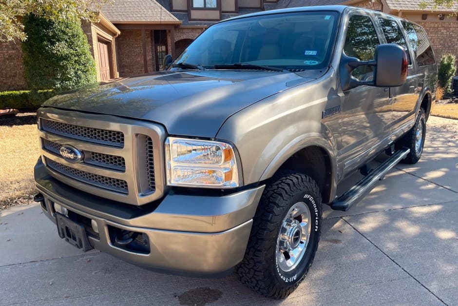 2005 Ford Excursion sold for $42,000