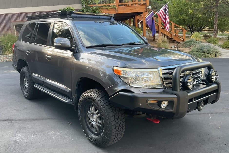 2014 Toyota Land Cruiser 200-Series sold for $50,500