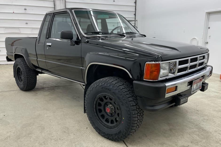 1986 Toyota Pickup (N50/N60/N70 1984-1988) sold for $15,250