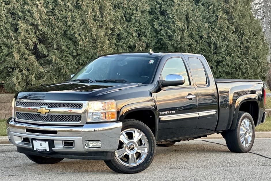 2012 Chevrolet Silverado GMT900 (2007-2013) sold for $23,100