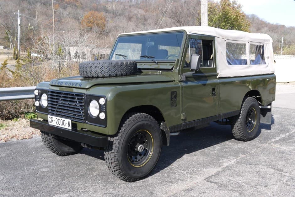 1990 Land Rover Series 109 sold for $23,000