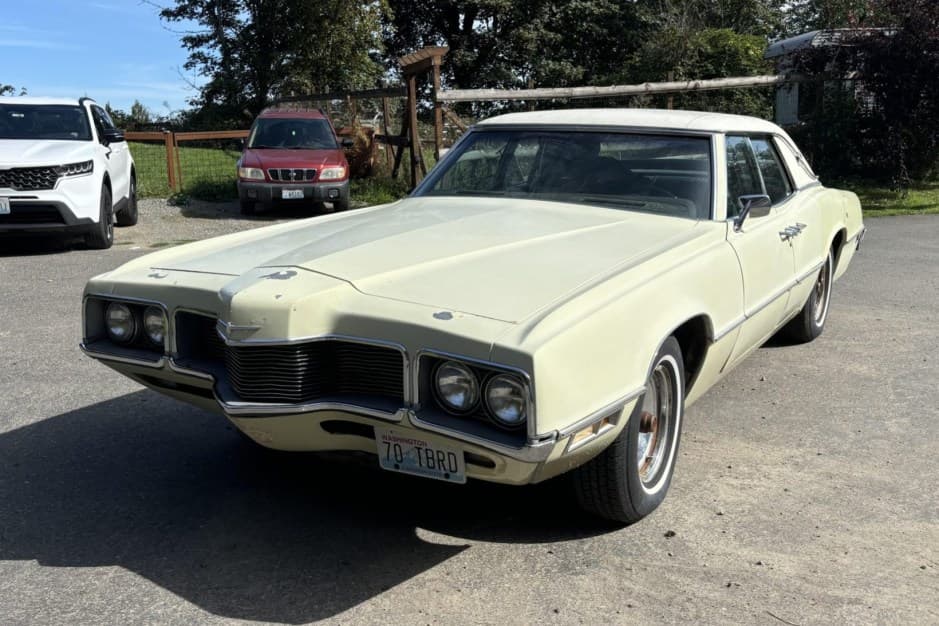 1970 Ford Thunderbird (1967-1971) sold for $1,100