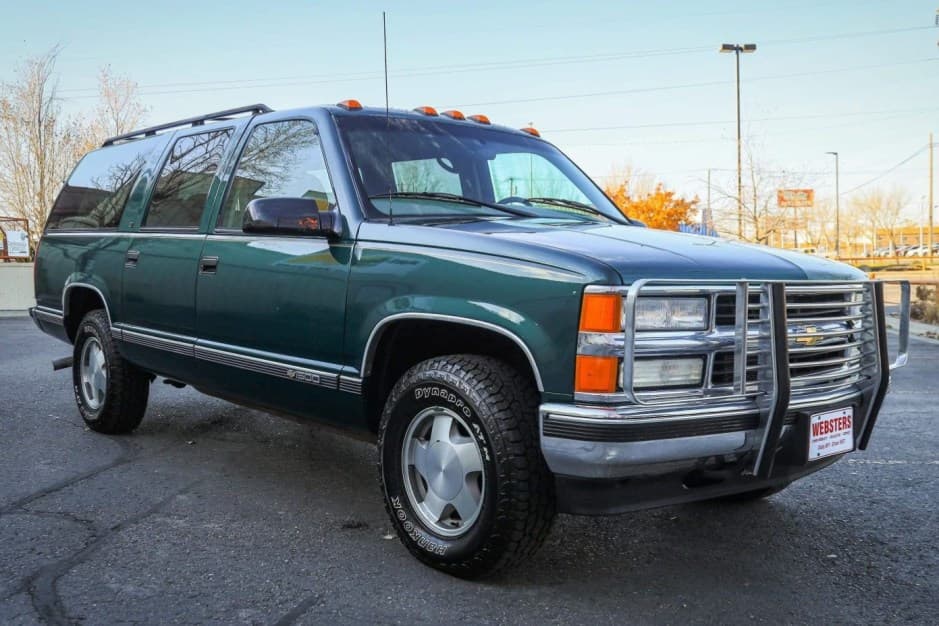 1997 Chevrolet Suburban (GMT400 1992-1999) sold for $22,000