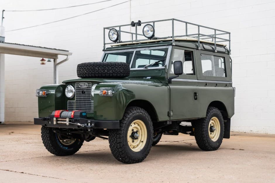 1959 Land Rover Series 88 sold for $30,001