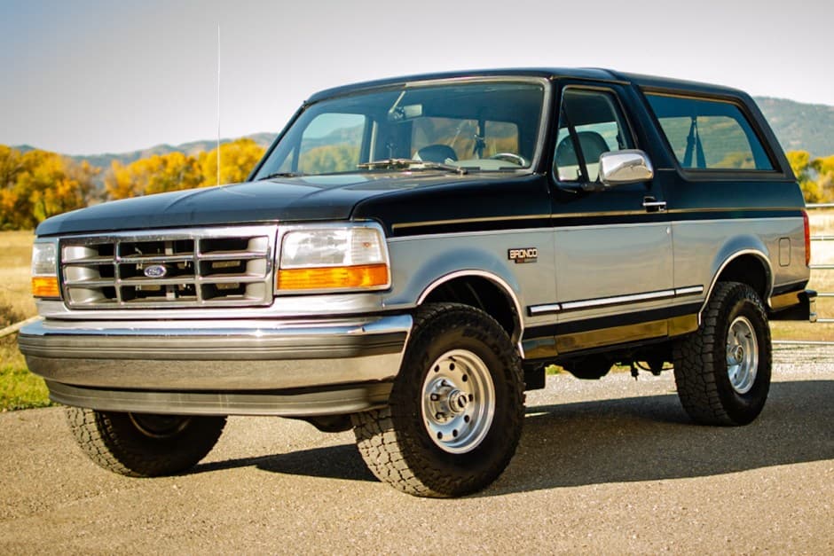 1995 Ford Bronco 4th-5th Generations 1987-1996 sold for $24,500