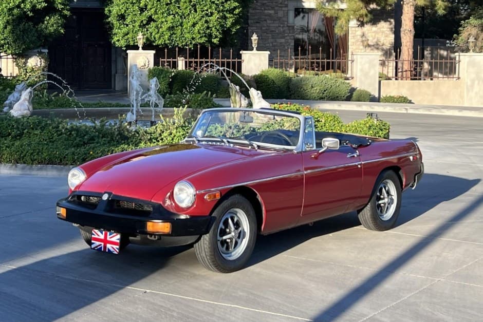 1976 MG MGB sold for $6,800