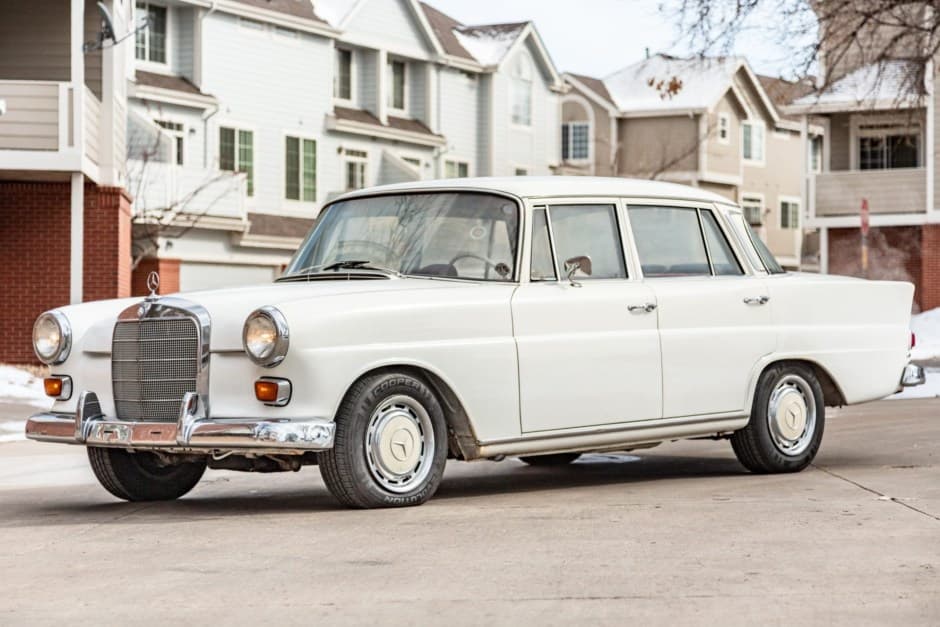 1966 Mercedes-Benz W110 sold for $6,100