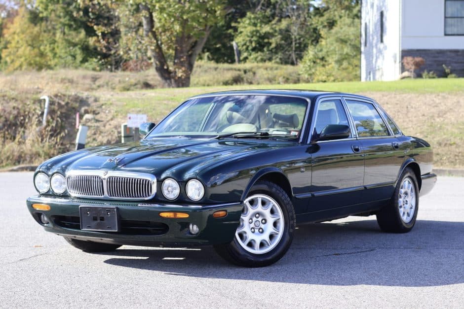 2002 Jaguar X308 XJ (1998-2003) sold for $7,700