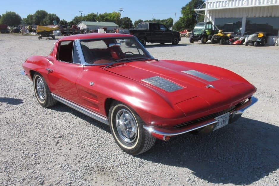 1963 Chevrolet Corvette C2 sold for $151,000
