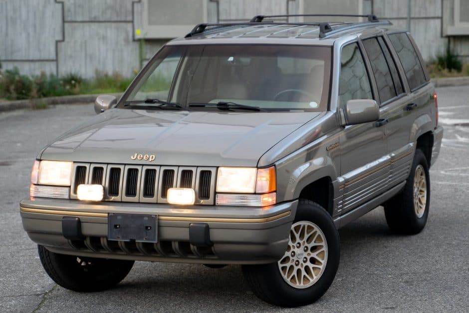 1995 Jeep ZJ Grand Cherokee sold for $6,250