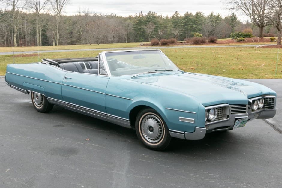 1967 Oldsmobile 98 sold for $12,298