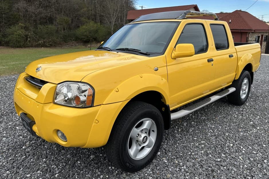 2001 Nissan Pickup sold for $19,250