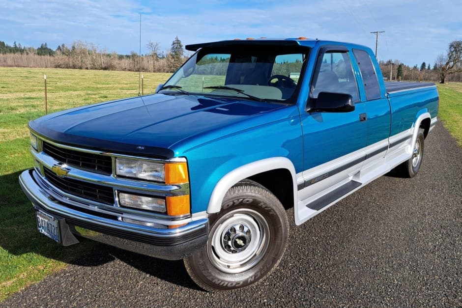 1995 Chevrolet C/K GMT400 (1988-2002) sold for $17,501