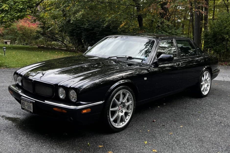 2002 Jaguar X308 XJR (1998-2003) sold for $14,250