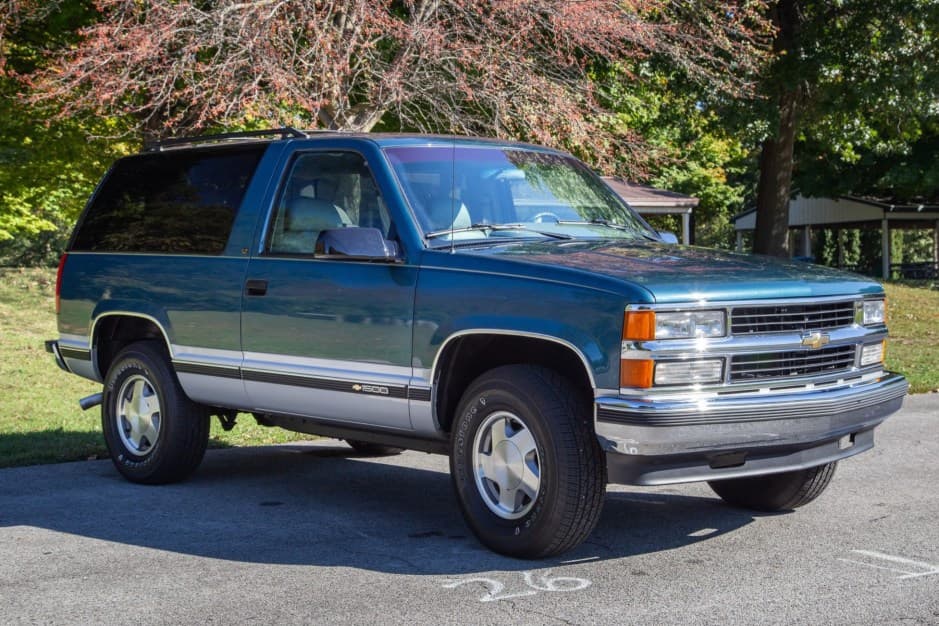 1995 Chevrolet Tahoe GMT400 sold for $23,750