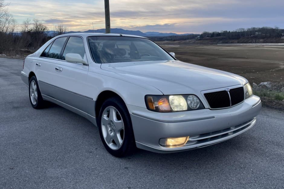 1999 Infiniti  sold for $5,800