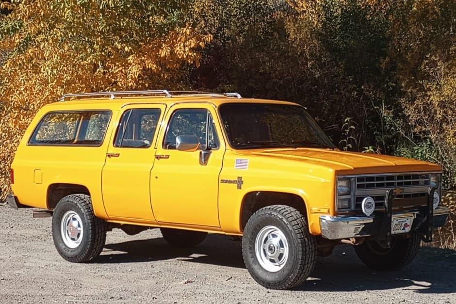 1986 Chevrolet Suburban (1973-1991) sold for $16,500