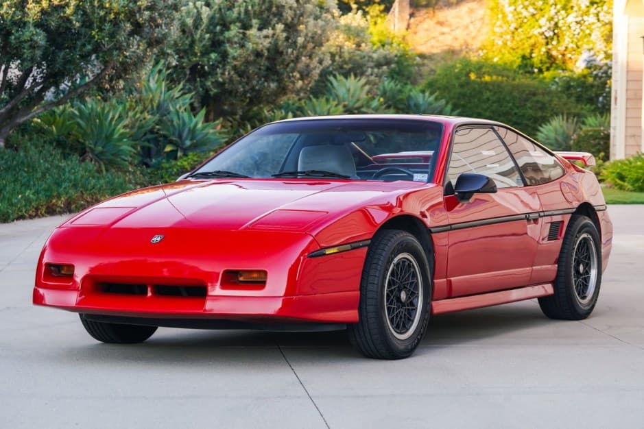 1988 Pontiac Fiero sold for $7,100