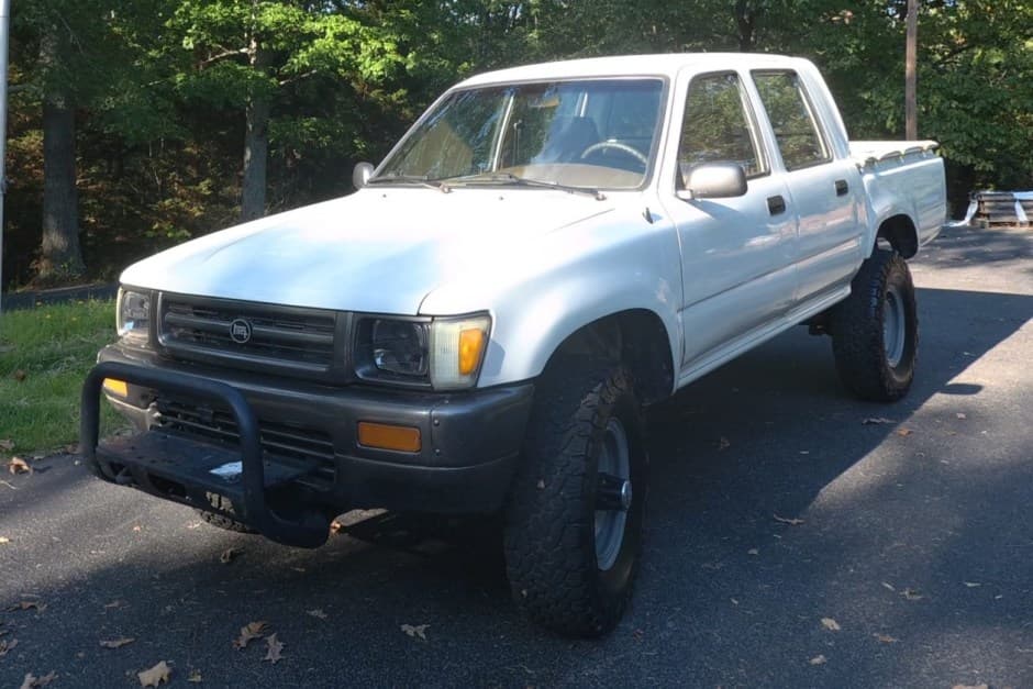 1990 Toyota Pickup (N80/90/100/110 1989-1997) sold for $16,000