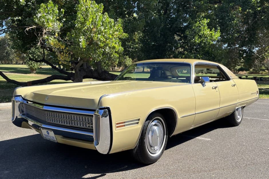 1972 Chrysler Imperial sold for $7,900