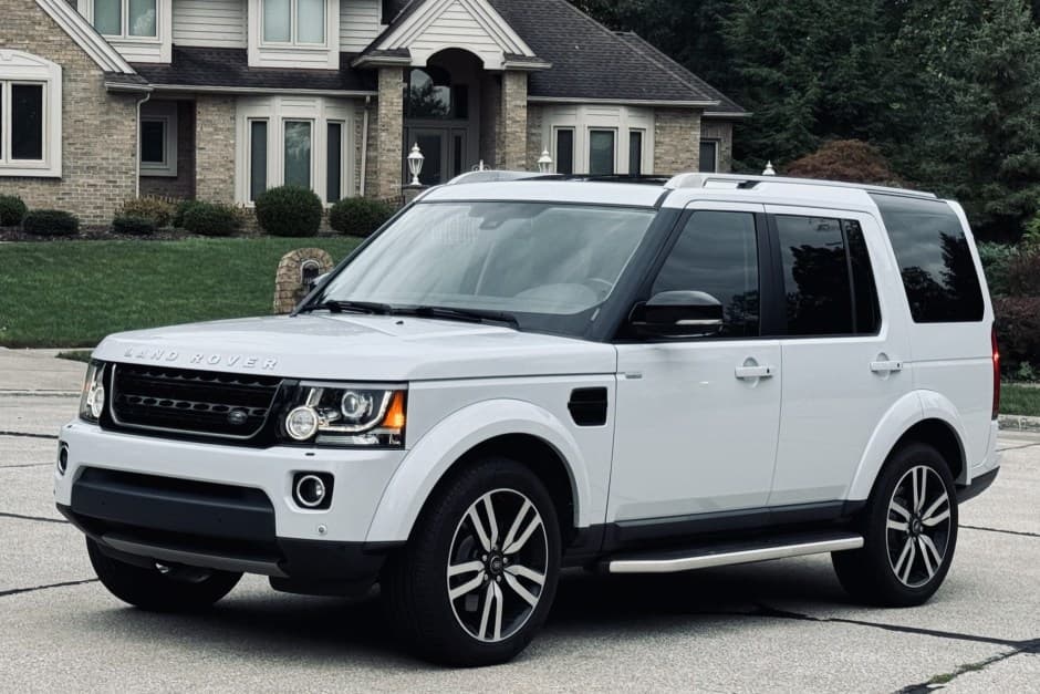 2016 Land Rover LR4 sold for $24,750