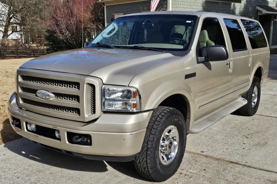 2005 Ford Excursion sold for $16,000