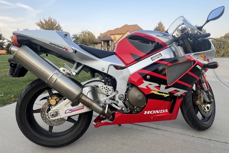 2004 Honda RC51 sold for $19,250