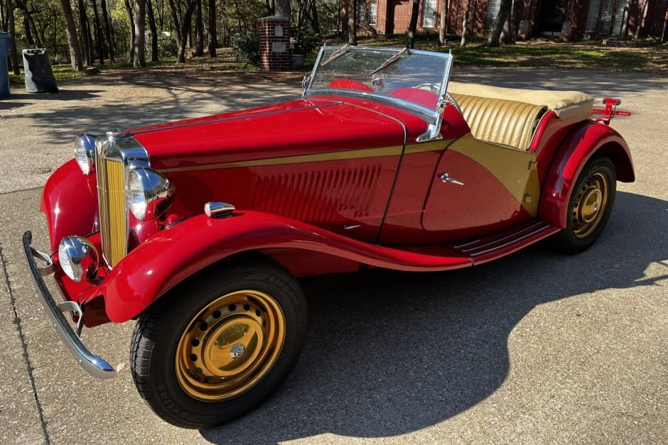 1950 MG TD sold for $25,000