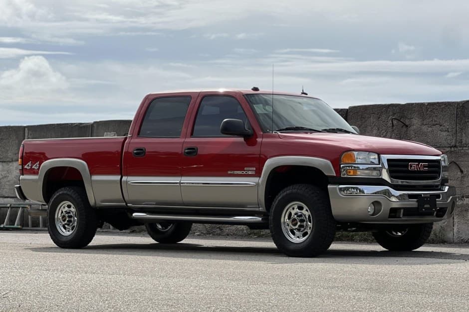 2004 GMC Sierra HD (GMT800 2000-2007) sold for $37,000