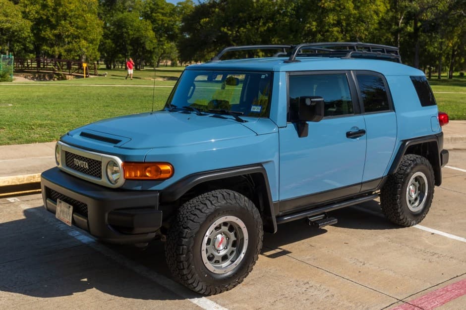 2014 Toyota FJ Cruiser sold for $30,000