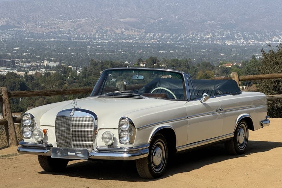 1966 Mercedes-Benz W112 sold for $45,500