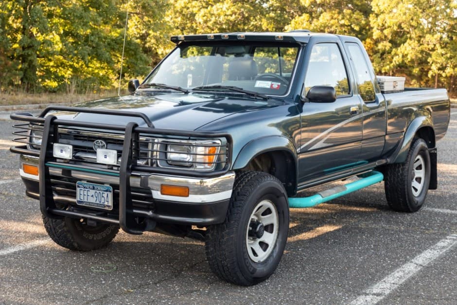 1995 Toyota Pickup (N80/90/100/110 1989-1997) sold for $20,000