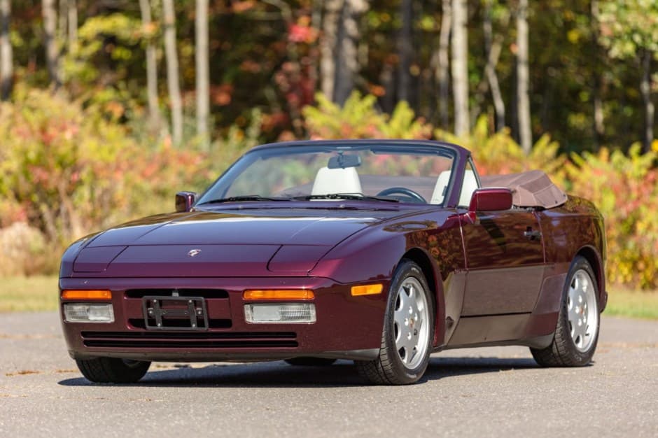 1990 Porsche 944 sold for $21,944
