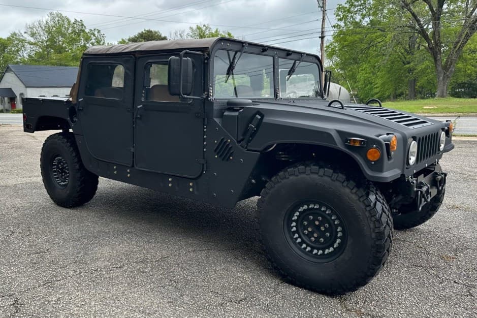 2001 Hummer HMMWV/Humvee sold for $25,250