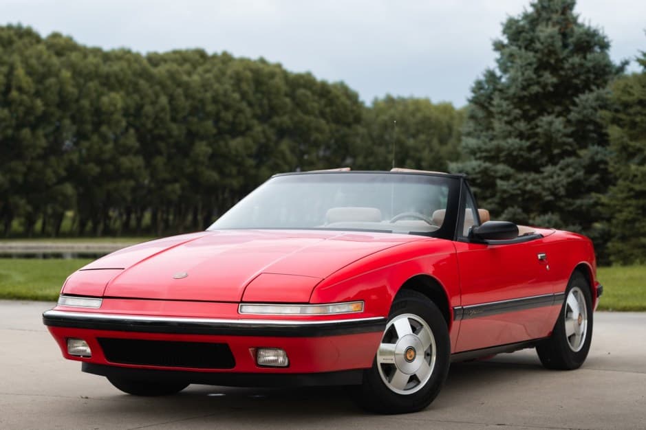 1990 Buick Reatta sold for $10,500